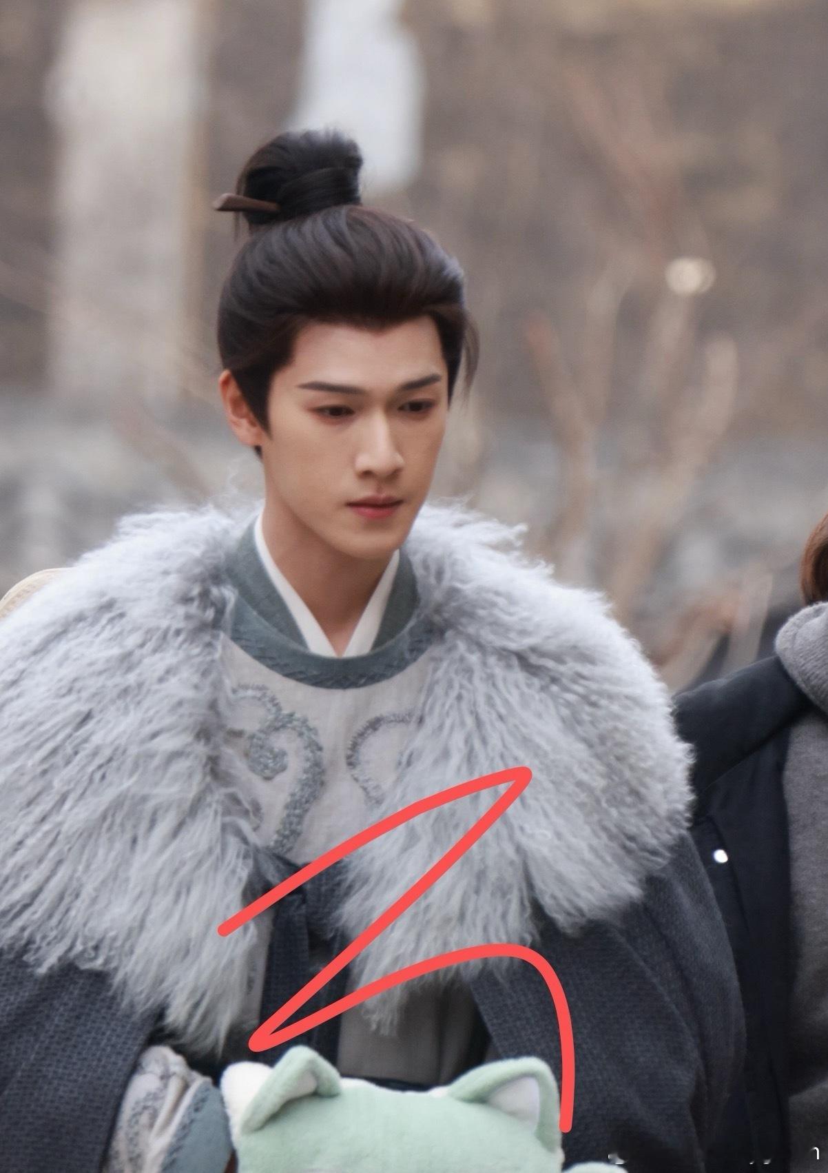 昀牵孟绕  尚公主 言尚今日出妆咯 