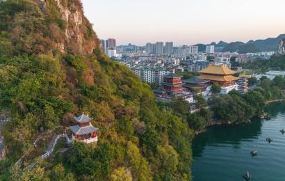 一、选科要求：全部不提科目要求，物理历史都能报
先说选科。2026年新高考，柳州