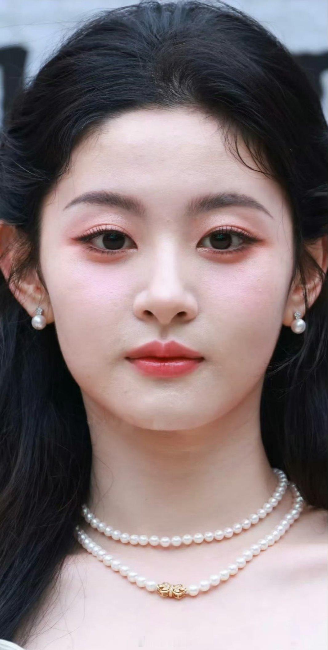 来看看于正认证的大美女吧 大家能get到赵晴吗？ ​​​