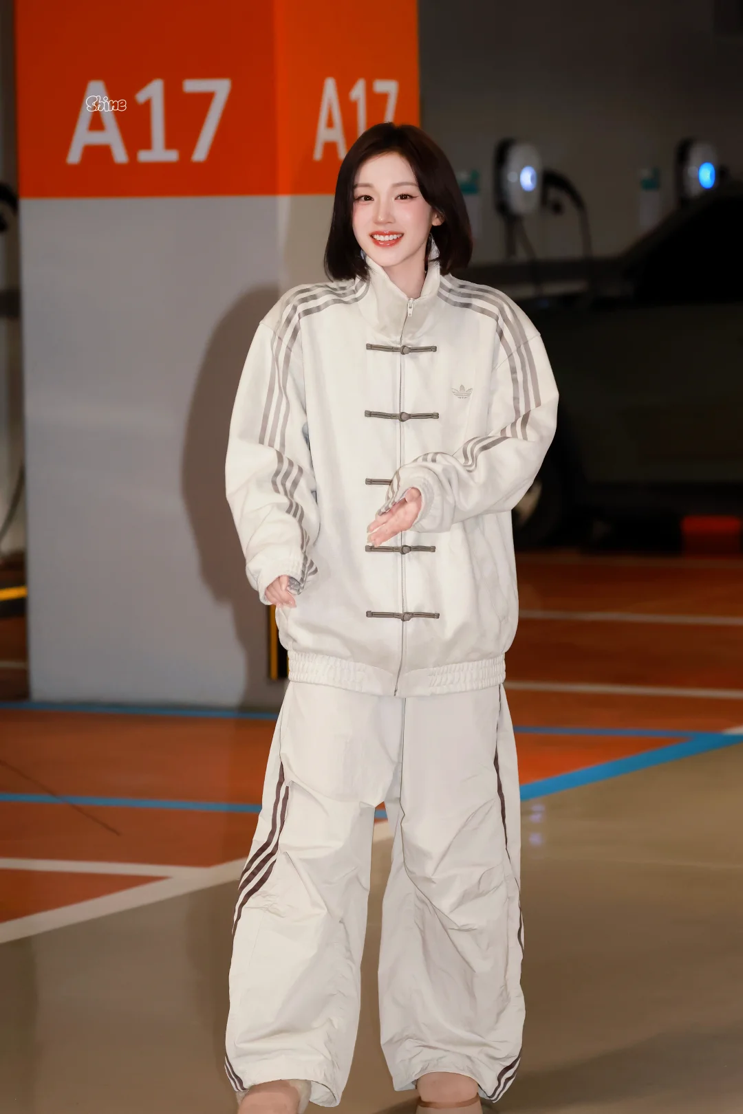 豆包头加阿迪 松弛帅气的下班（高清饭拍）