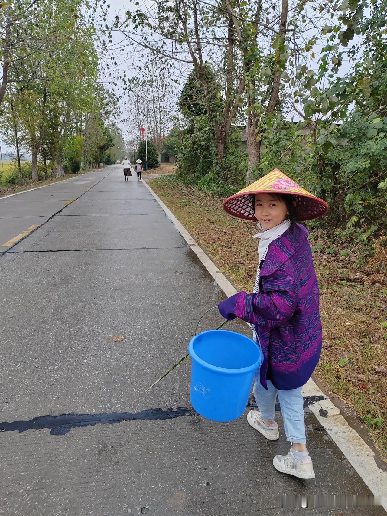 
国庆假期最后一天我们这儿降温下雨了，因为家里有事就带着孩子回娘家了。
听说水库