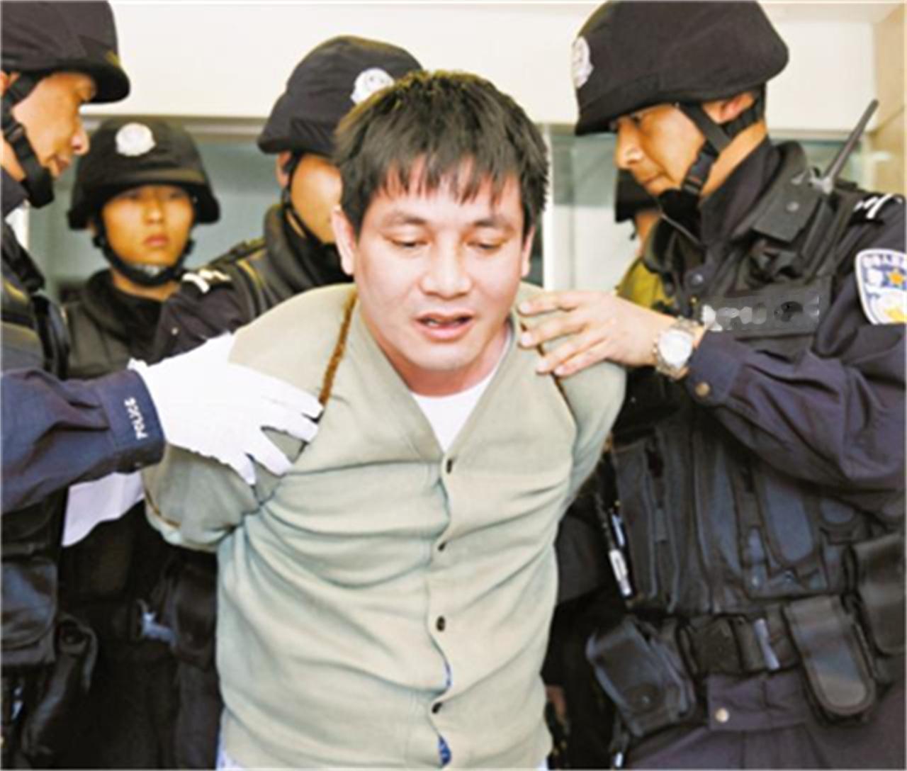 2013年，在昆明的监狱中，大毒枭糯康马上要注射死刑，昨天的他还无所顾忌，但是执