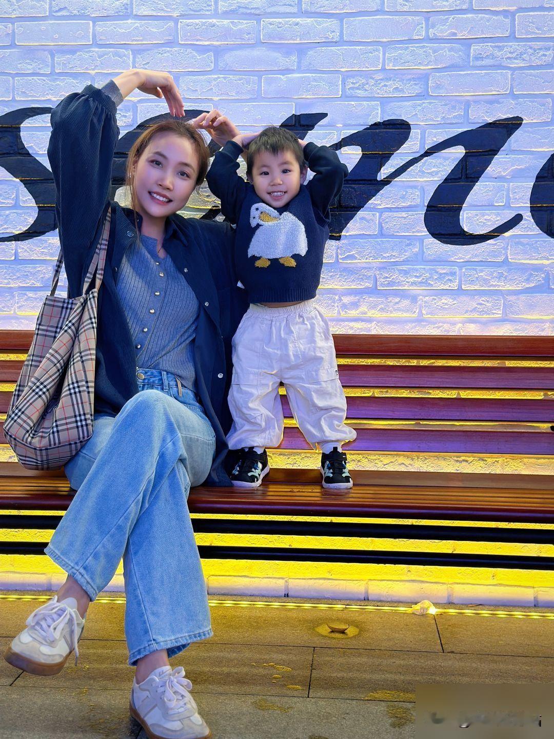 很多人说，凡是把孩子带大的妈妈，孩子上幼儿园了，找工作都挑三拣四的，没有双休不去