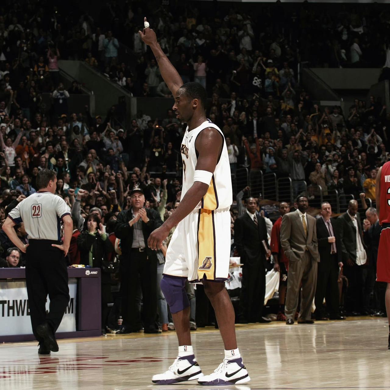 东77湖人首次60+!湖人队史那些巨星的最高单场得分，你都知道吗

科比:81分