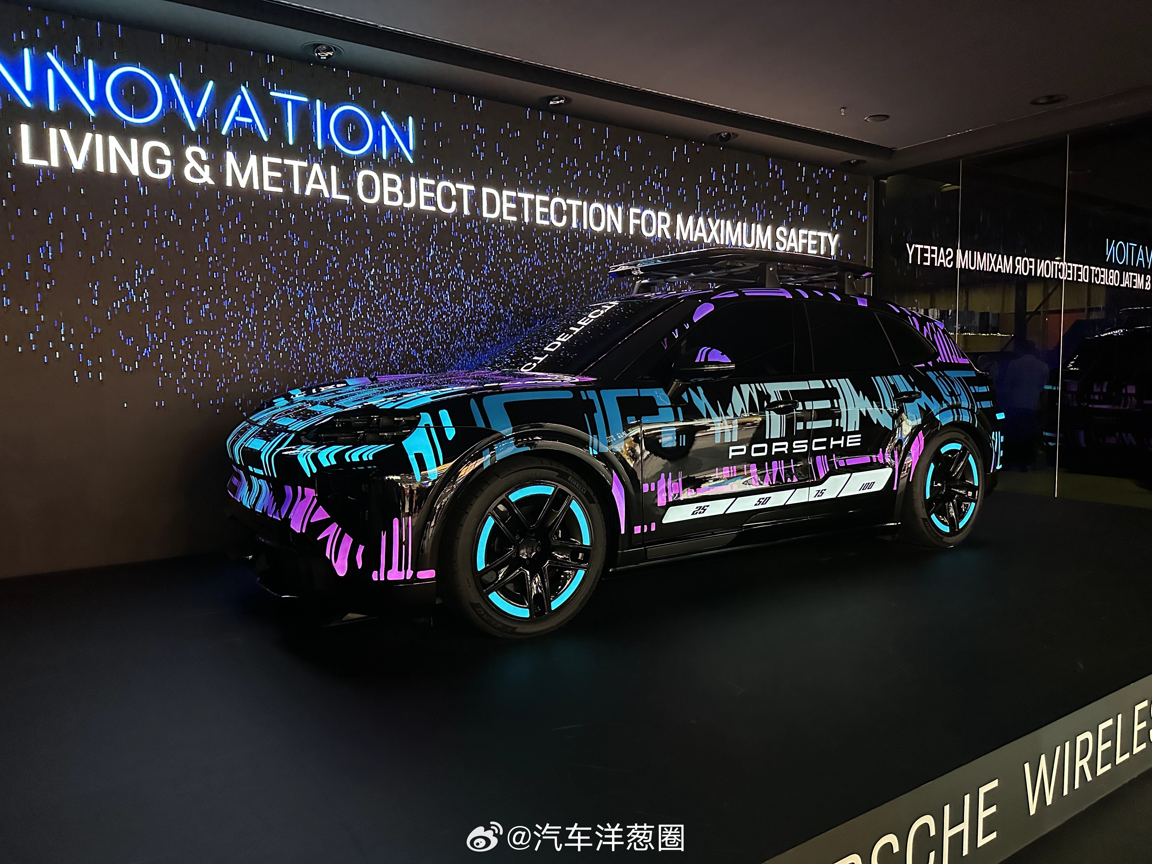 全新保时捷Cayenne EV伪装车亮相慕尼黑车展，大家觉得造型如何？保时捷卡宴