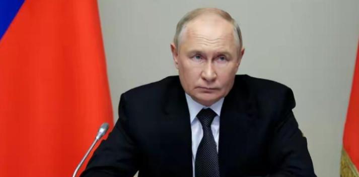 俄乌冲突上演了一出“你方唱罢我登场”的大戏，先是乌克兰在跨年夜用无人机袭击了赫尔