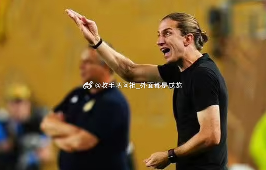 据罗马诺报道，前弗拉门戈主教练菲利佩·路易斯准备在今夏开启欧洲执教新篇章。据此前