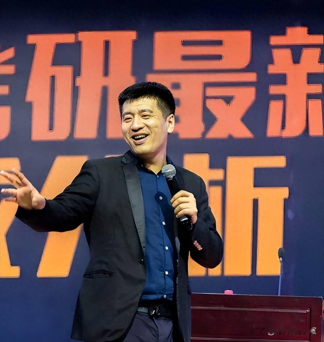 张雪峰十大清醒名言，句句戳破现实，普通人一定要牢记
 
张雪峰说话从来不留情面，
