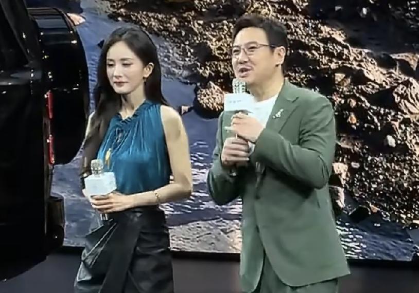 沈腾杨幂，又闹笑话了！

8月20日，沈腾和杨幂一起参加活动，让人没想到的是这两
