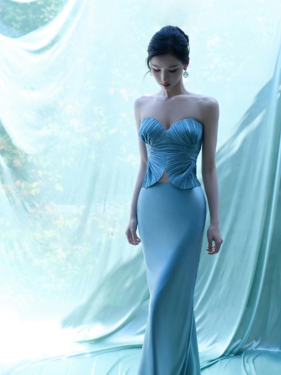 陈都灵金鸡奖第二套look来啦 