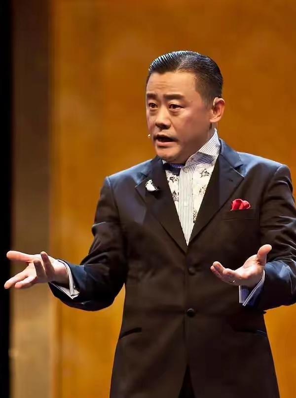 最近很火的一段话：“你嘴有多松，命就有多苦。你话多，说明你蠢；你话很多，说明你很