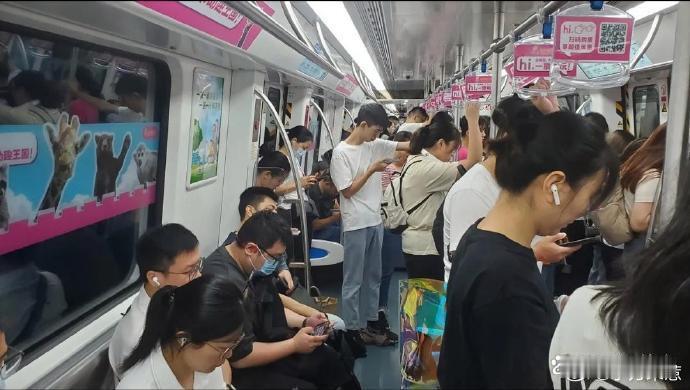 你注意到了吗？现在几乎没人使用有线耳机了。 