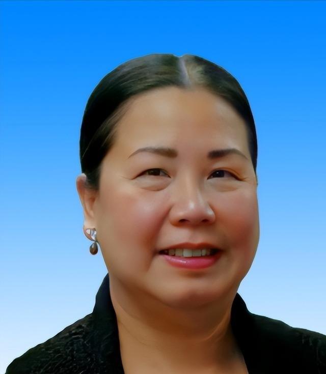 你敢信吗？一个被美国安插在中国潜伏了多年的间谍头子，居然是个天天笑眯眯、热心肠到