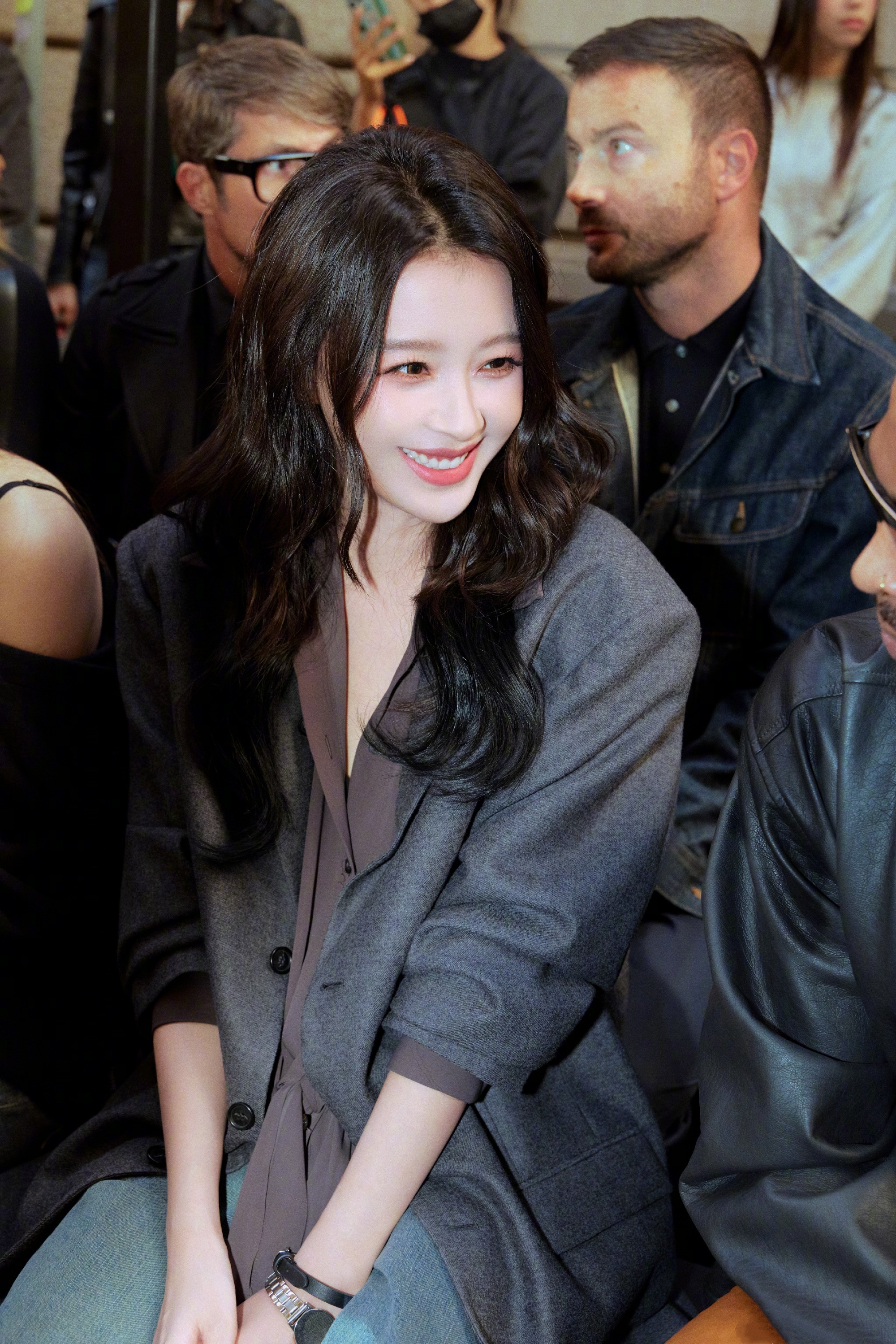 孙怡，又见米兰，漫步街角的浪漫。孙怡