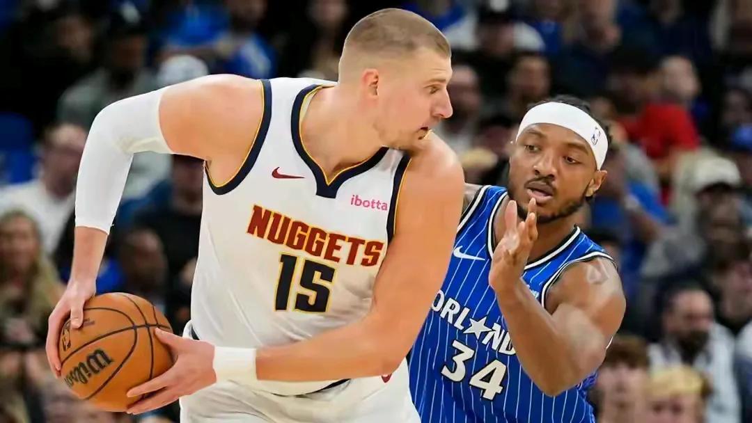 上场38分钟，21投11中，罚球13中12，怒砍34分21篮板12助攻1抢断，约