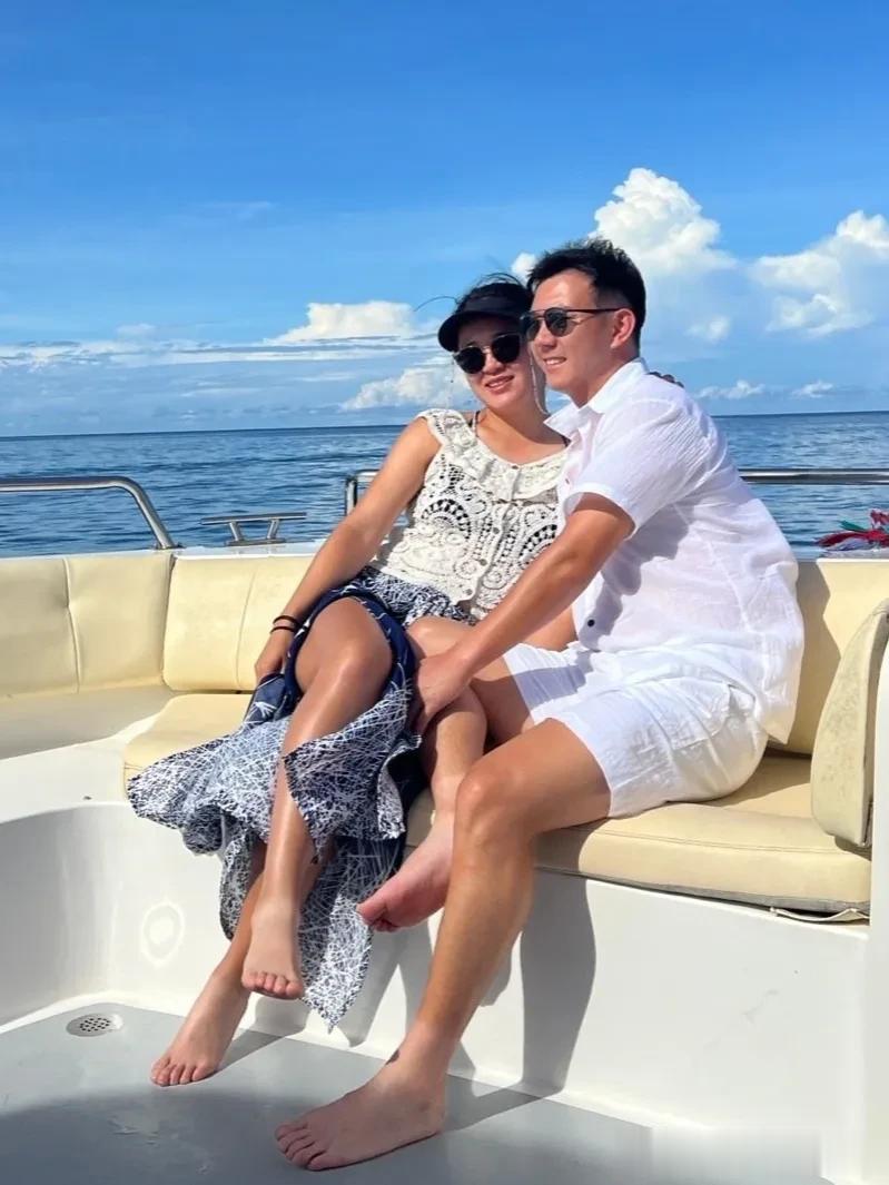 “愿得一人心，白首不相离。”
恭喜朱琳、宫灏，新婚幸福！
朱琳，1994年1月出