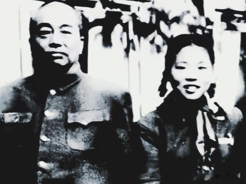 彭钢，1938年生于湖南湘潭。父亲彭荣华，是彭德怀的小弟，1940年遭国民党杀害