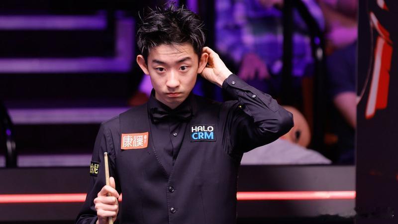 吴宜泽13比11塞尔比 吴宜泽13-11塞尔比晋级8强。四届世锦赛冠军塞尔比赛后