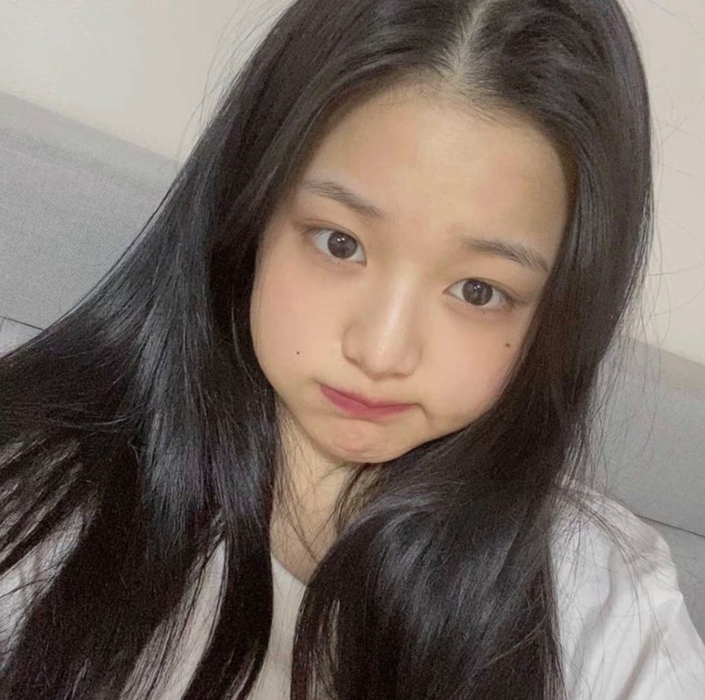 【张元英】小时候是小兔饺，长大了是垂耳兔欧尼。一张兔饺一张欧尼搭配服用味道更佳?