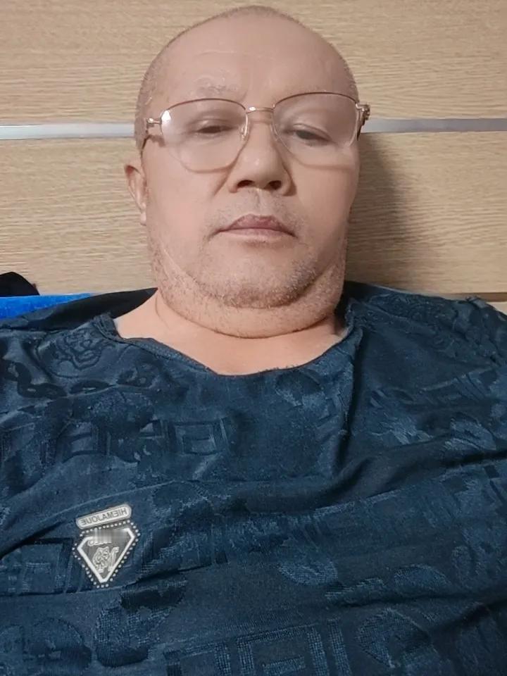 今天我这穿短袖可得劲了，价格实惠，质量真的不错今天穿得舒服 今天是什么穿搭 今天