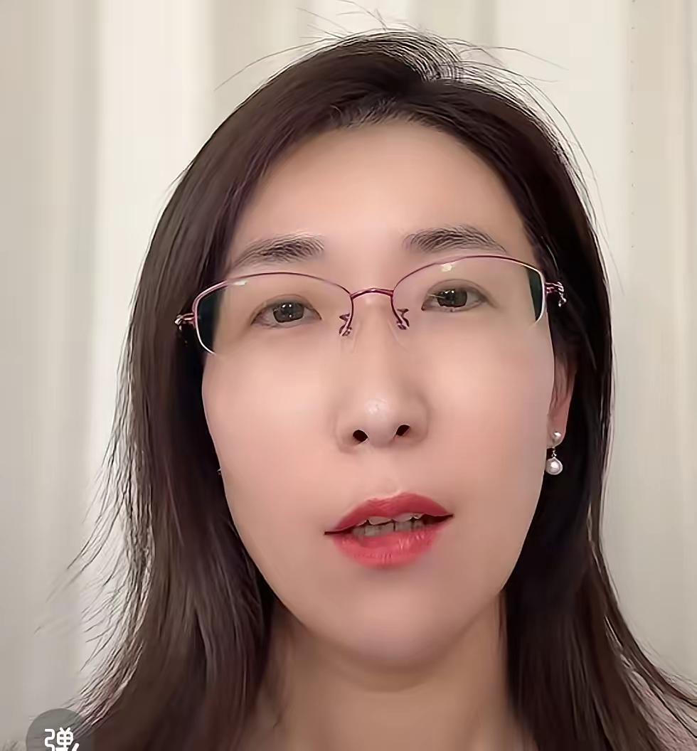 属于朱女士的转机总算来了，背叛她的人如今进退两难，局面彻底反转。
 
男方和第三