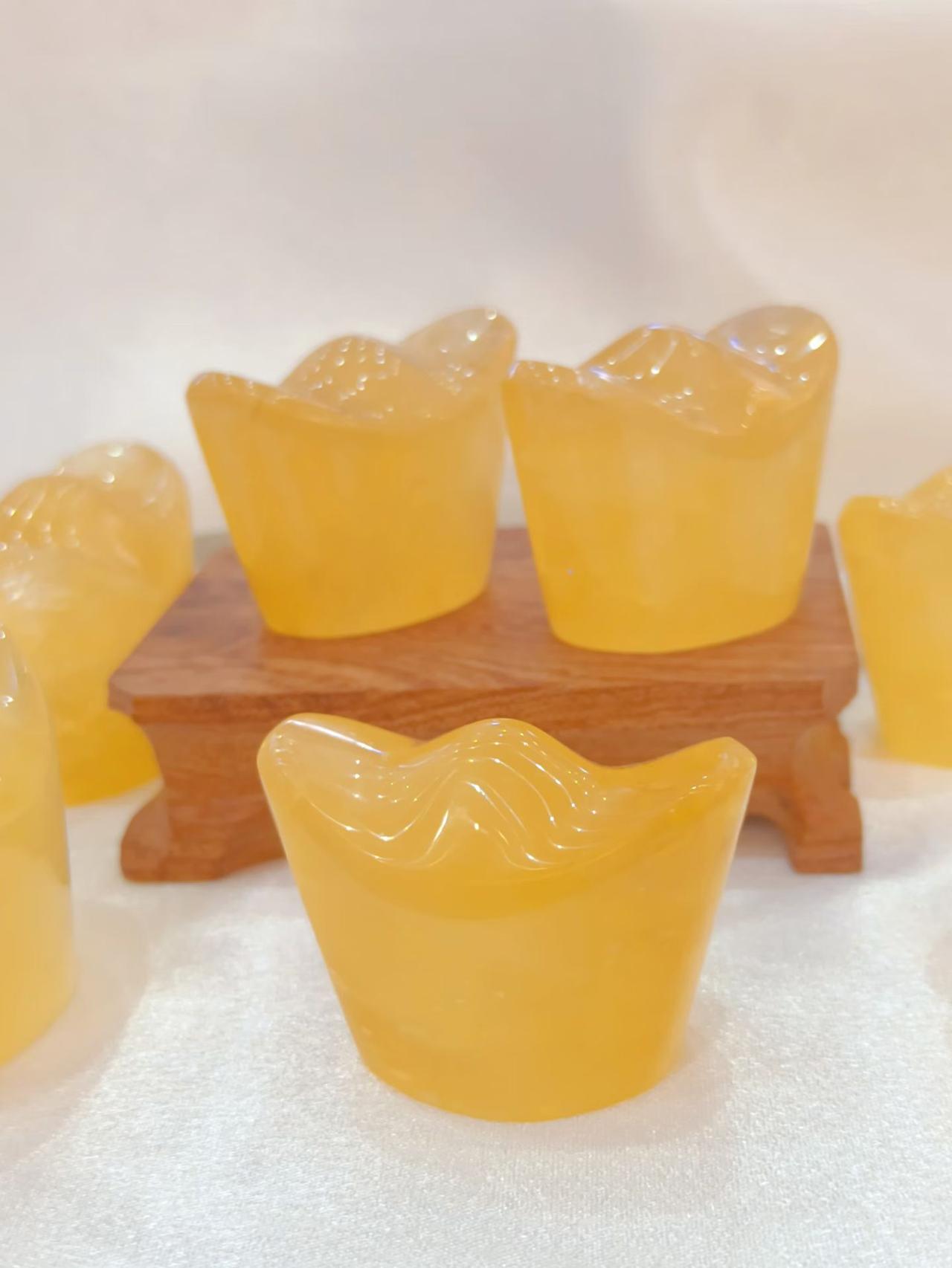 姐妹们 大金元宝
给各位搞来了超级无敌福利[强][强][强]

黄方解石妥妥的行