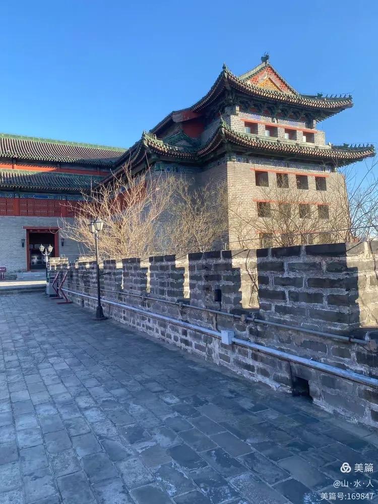 北京“城包城”奇观堪称古代城市规划的智慧典范！外层明清城墙强化军事防御与城市管控