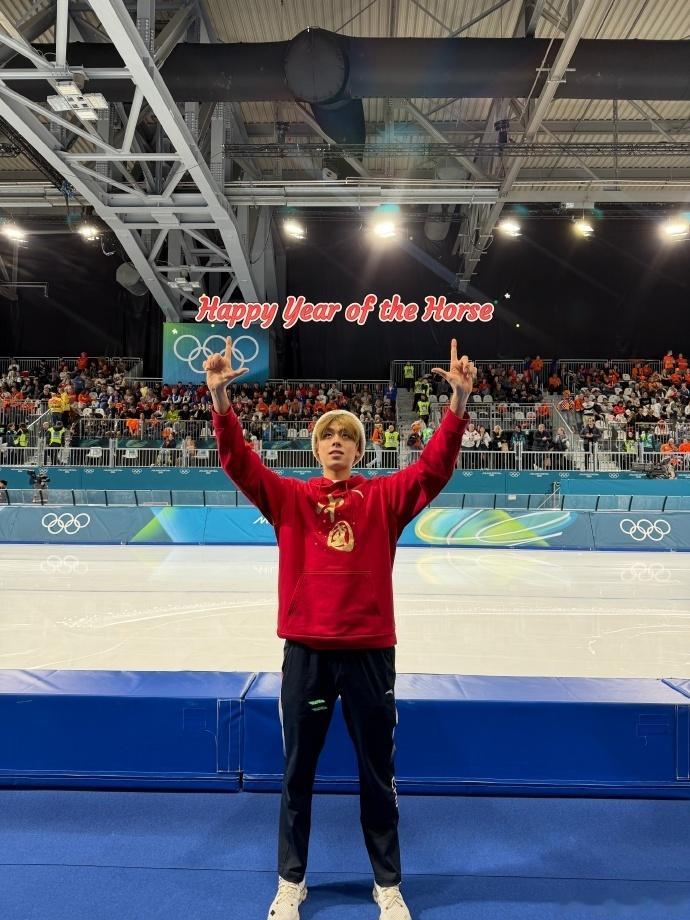  速滑版齐天大圣太燃了！冰面驰骋如驾筋斗云，飒爽英姿送祝福，祝马年万事顺遂一马当