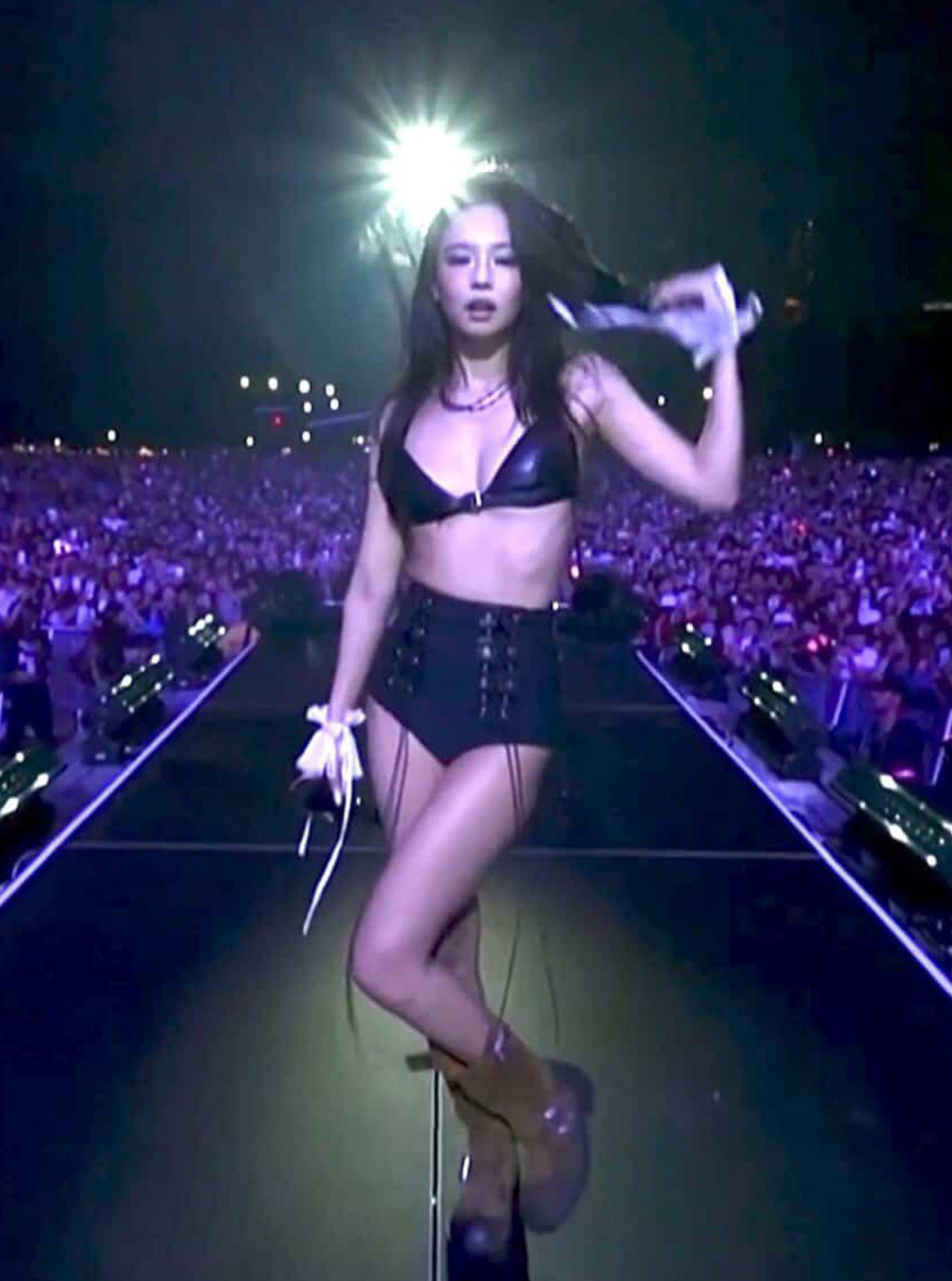 宋雨琦更新“Jennie是女王👸”“respect！！！！！”宋雨琦去看Jen