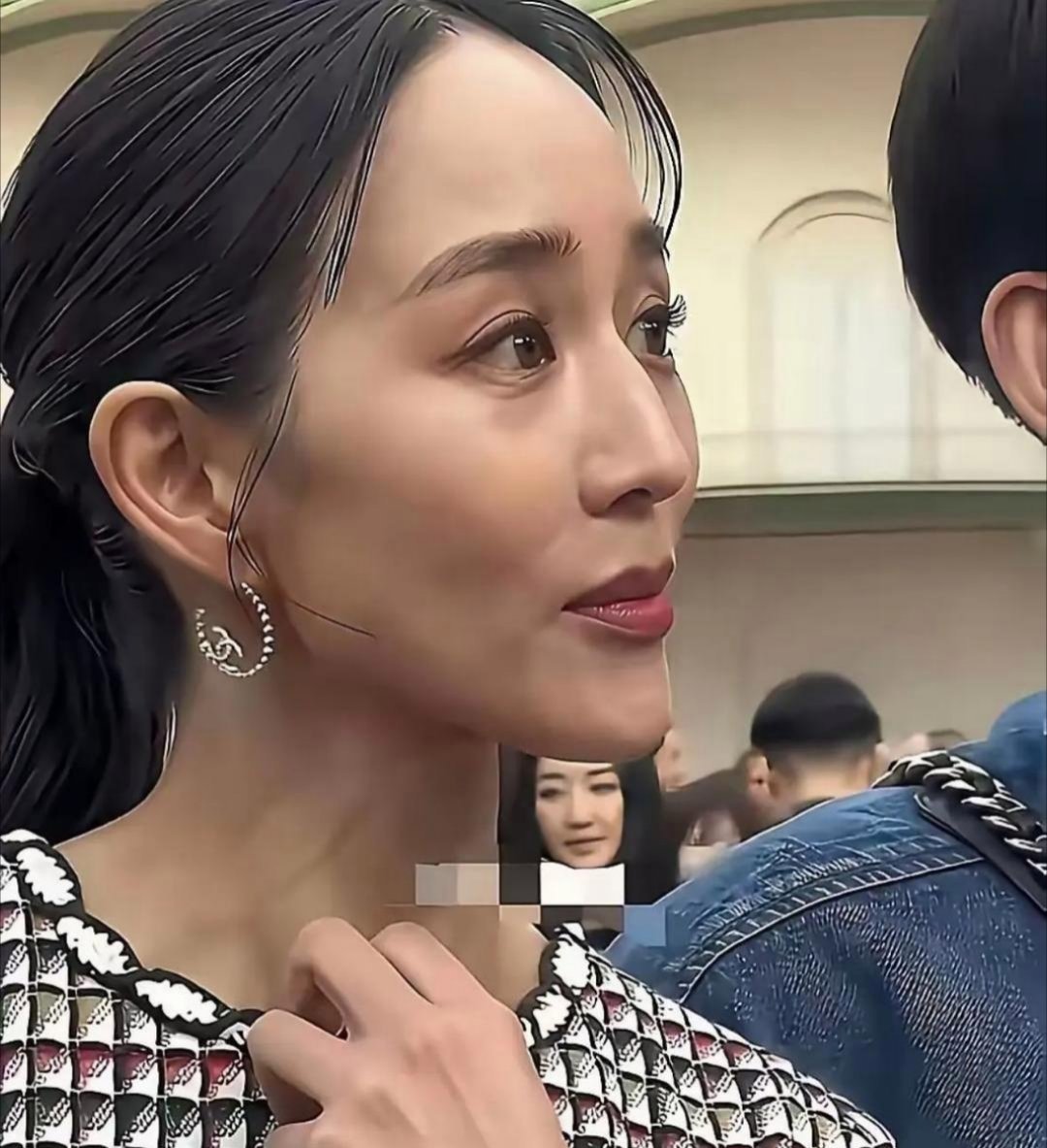 别⁠焦虑‏了⁠﻿，张‏‏钧⁠甯都﻿老了，咱‎‏们不老才怪呢？ 