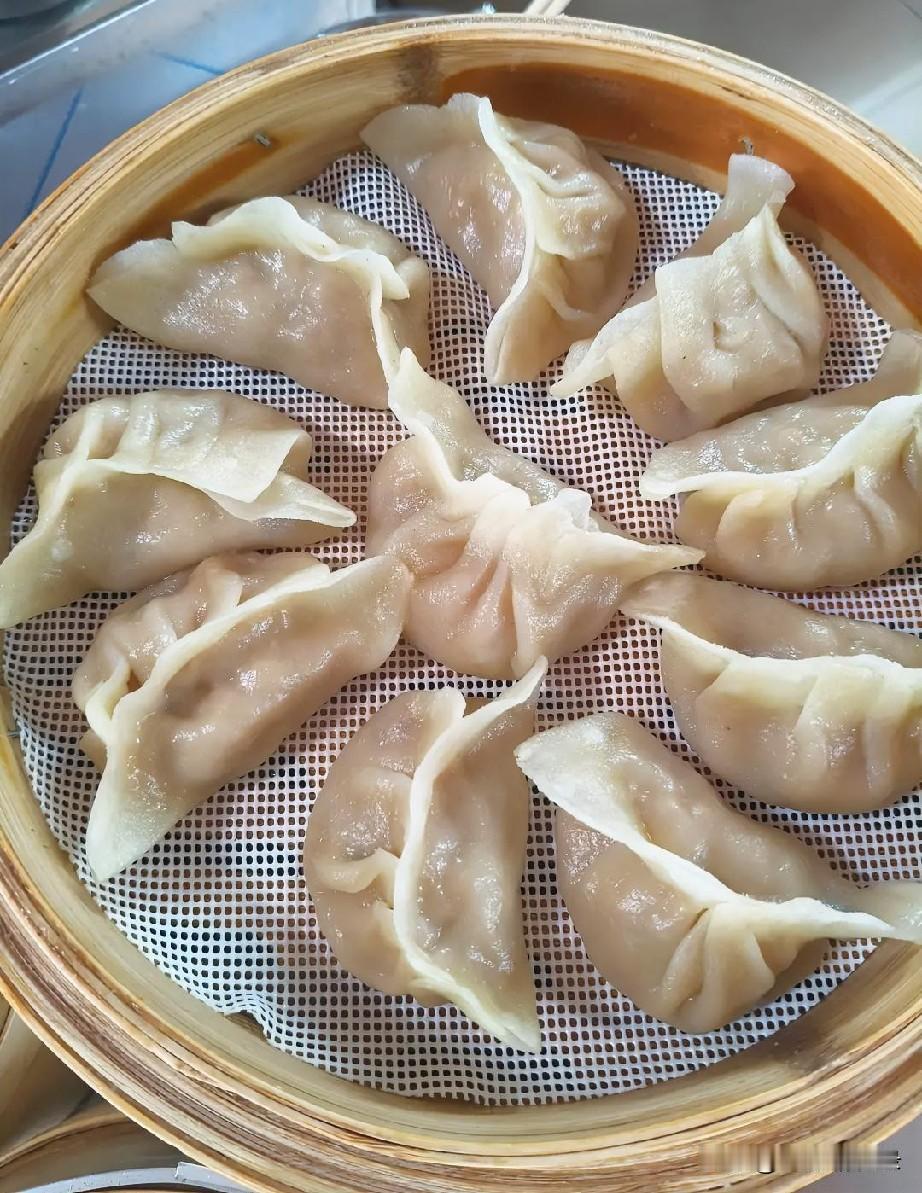 青砖小楼藏旧味，谁还记得胜利饭店那口烫嘴蒸饺？？[祈祷][心]提起老淮阴的体面二