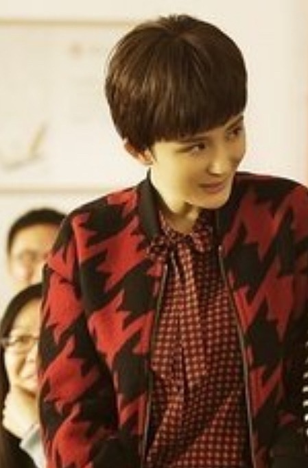 哦，这是老米的短发齐刘海带不火短发潮流也能理解不讲不讲～ 