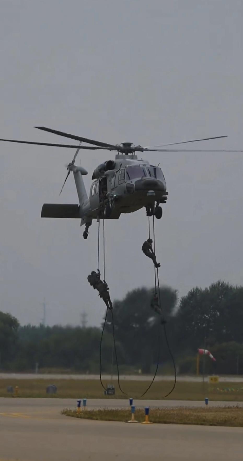 论机降速度，印度人说第三，全世界就没有人敢说第一第二。
人家不仅速度快，而且下来