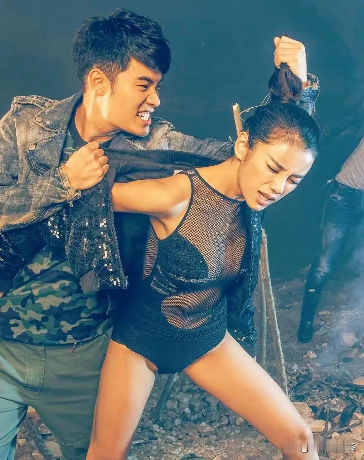 知道为什么伊一可以顶替朱丹成为浙江卫视“主持一姐”吗？
看图片给出答案！