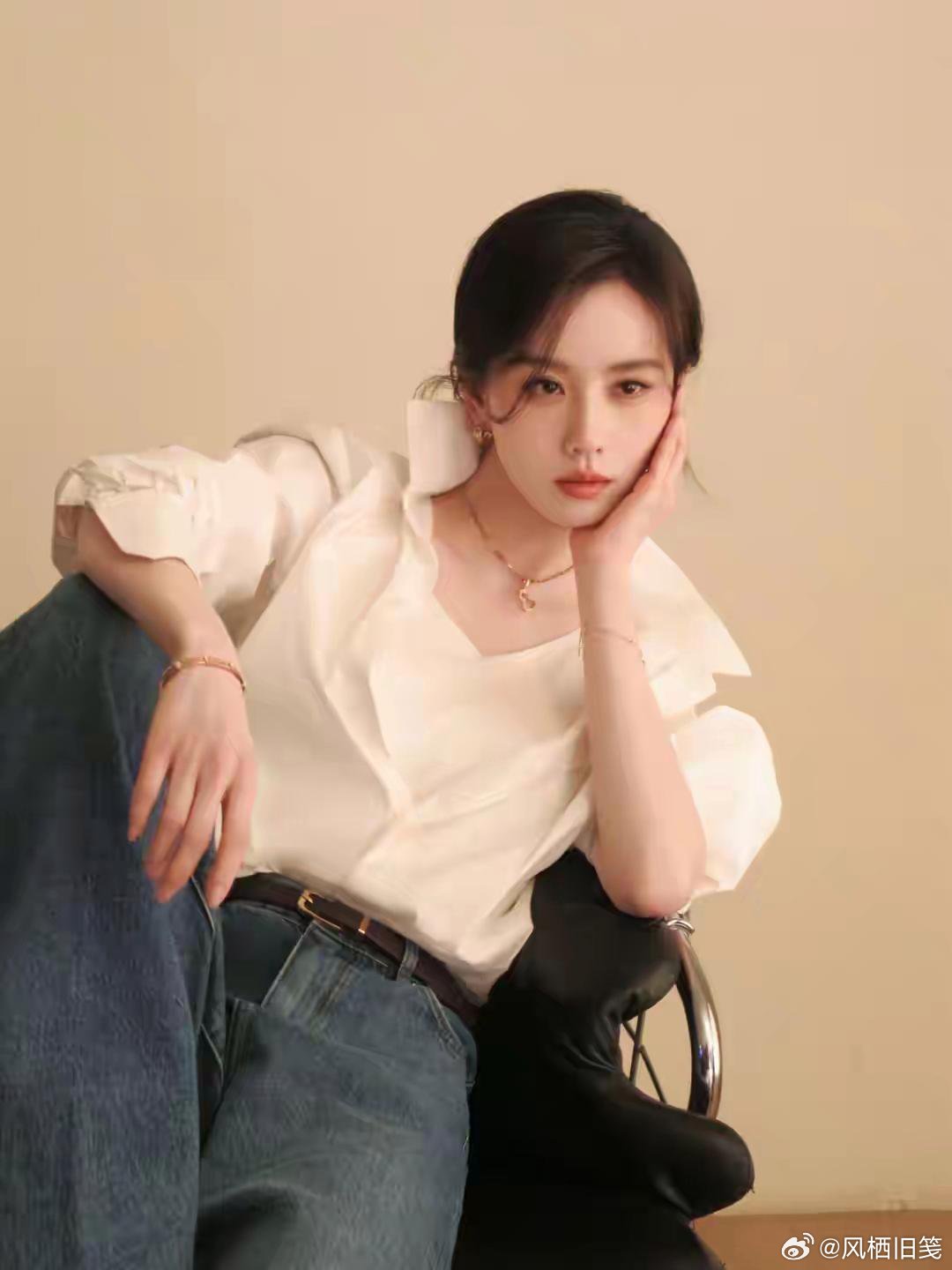 刘诗诗美丽优雅，内娱美女天花板 