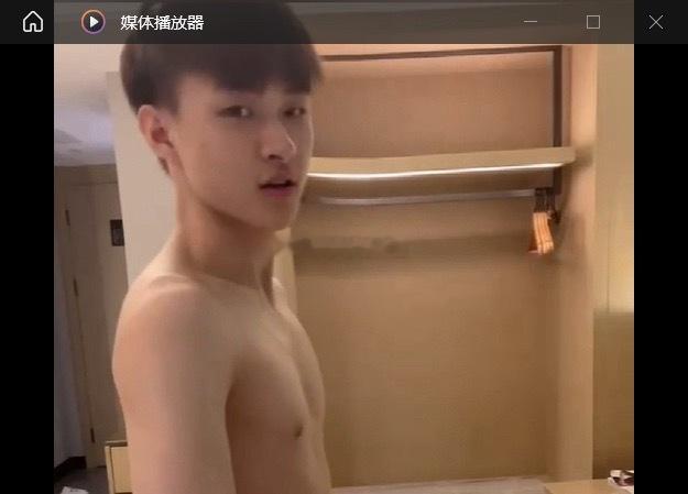腹肌陈威vs直男，这个帅哥好帅的 