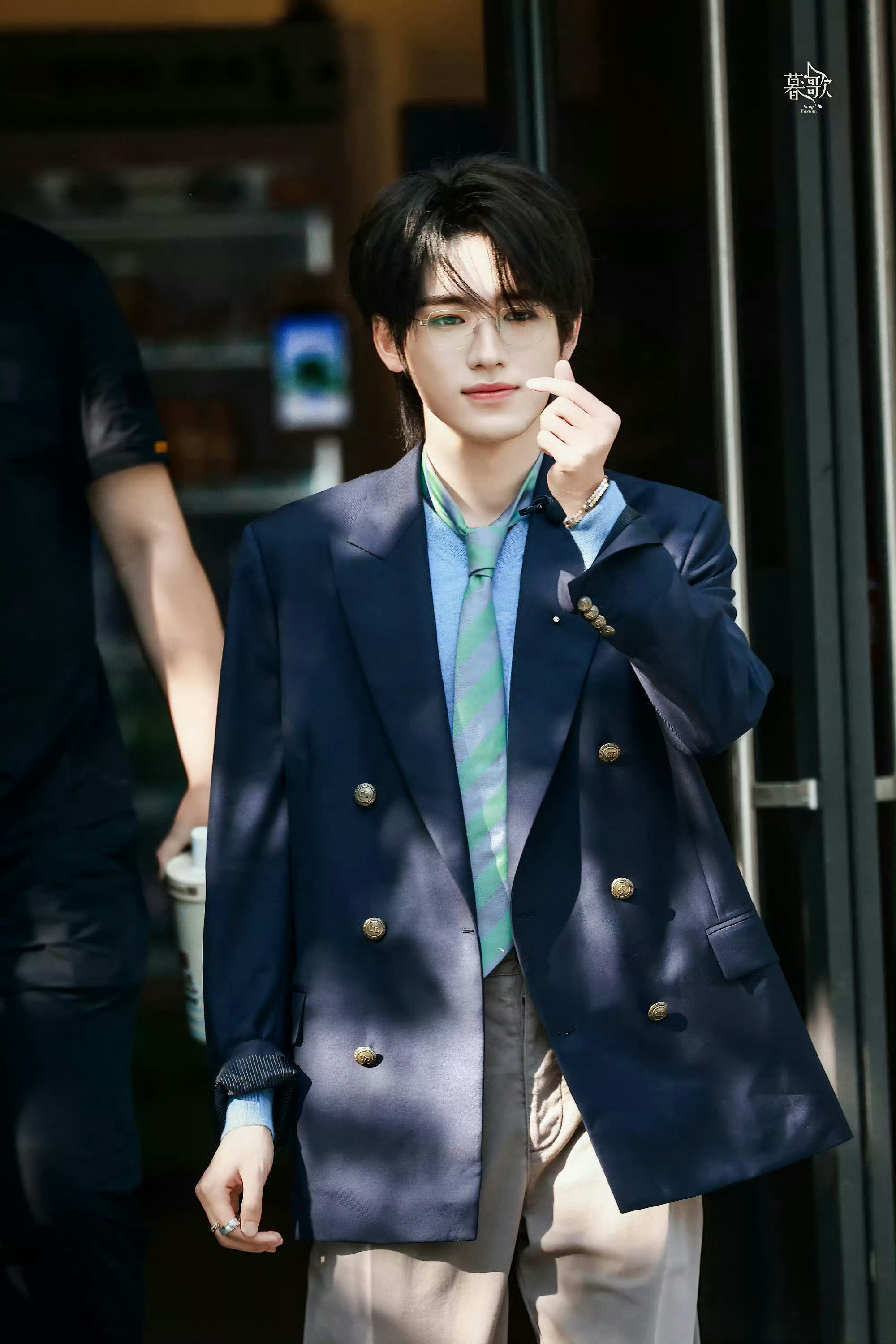 宋亚轩✖️今日国乐无双录制路透造型in Dior by Jonathan 202