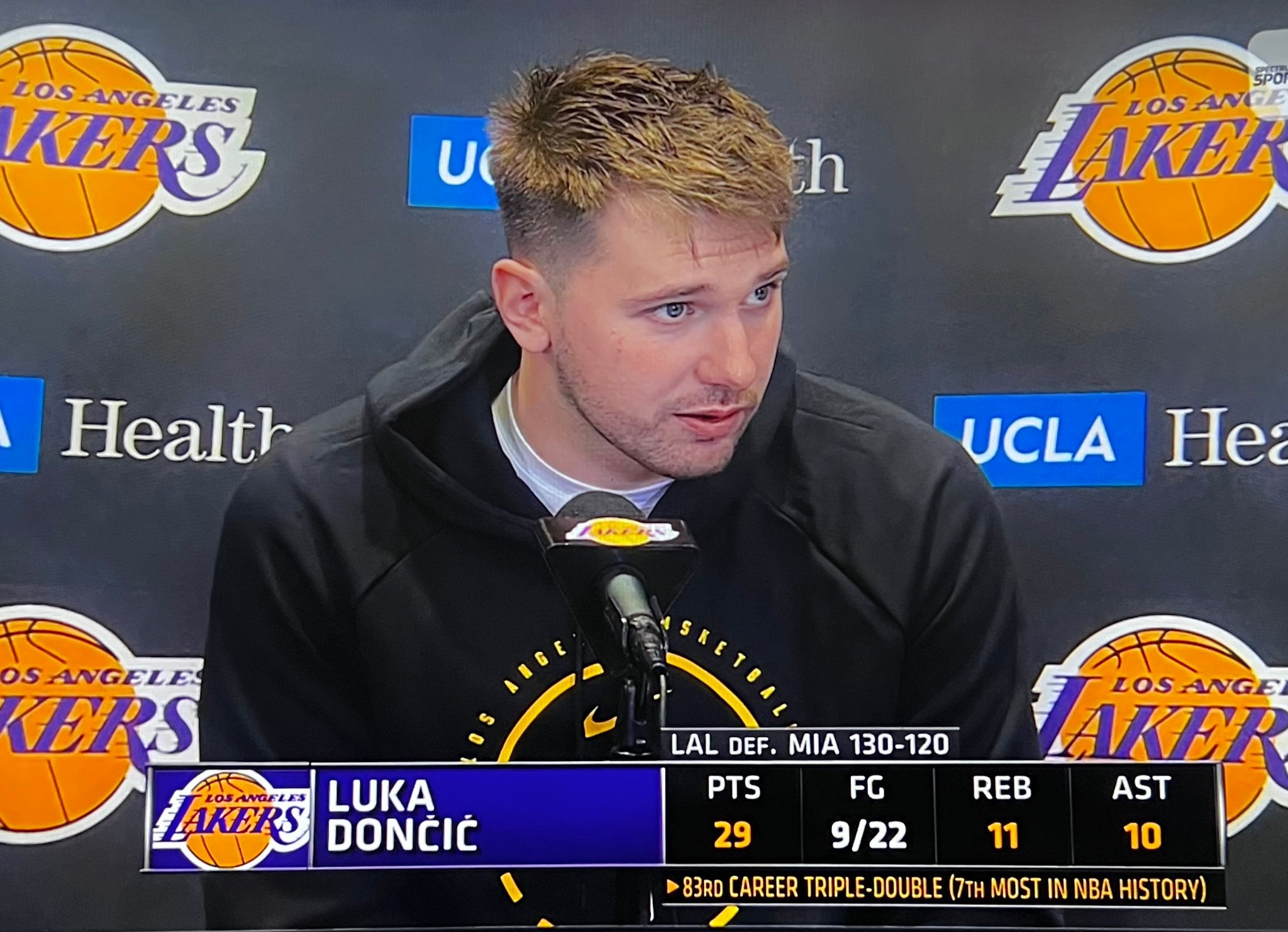 东契奇：“我们今晚配合得很好。说实话，我们今晚本来可以得150分的。如果我和里夫