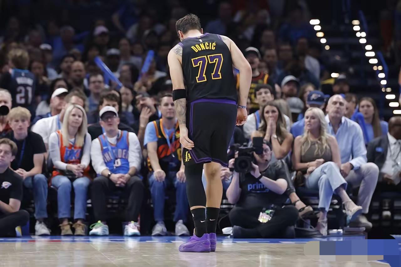 完了！东契奇回不来了
据斯洛文尼亚媒体Arena报道，西班牙治疗结果显示，东契奇