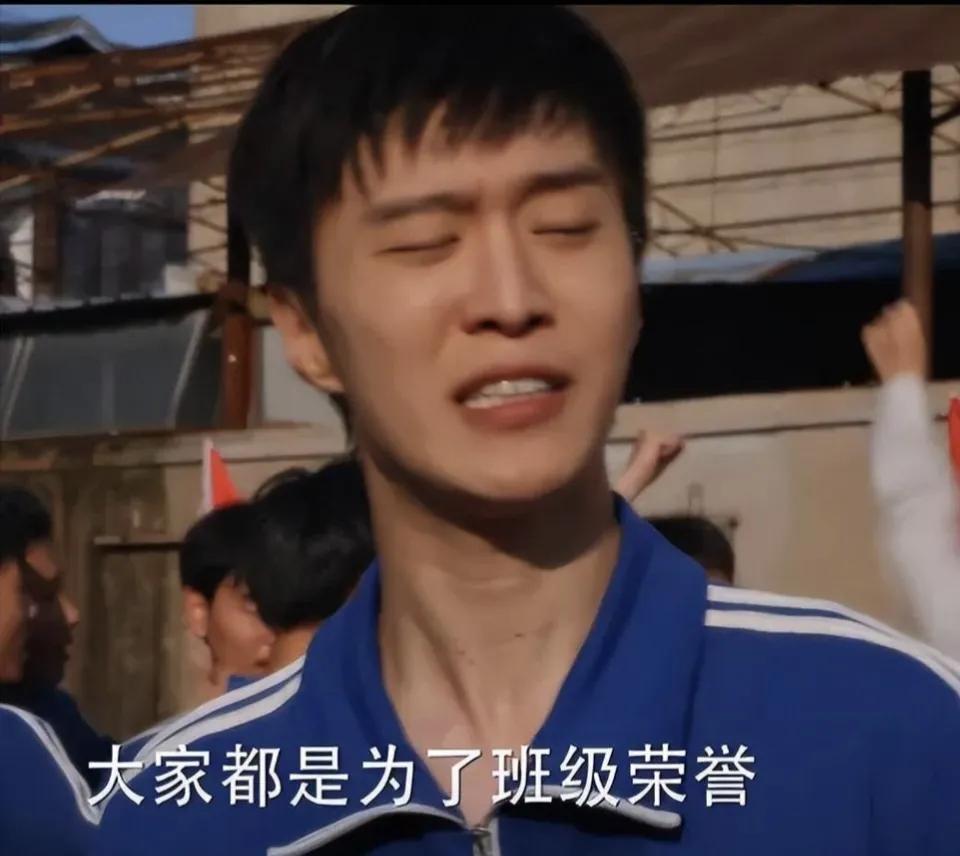 范丞丞真不是做演员的料，以一己之力毁了热播电视剧《小巷人家》。
网友对范丞丞的表