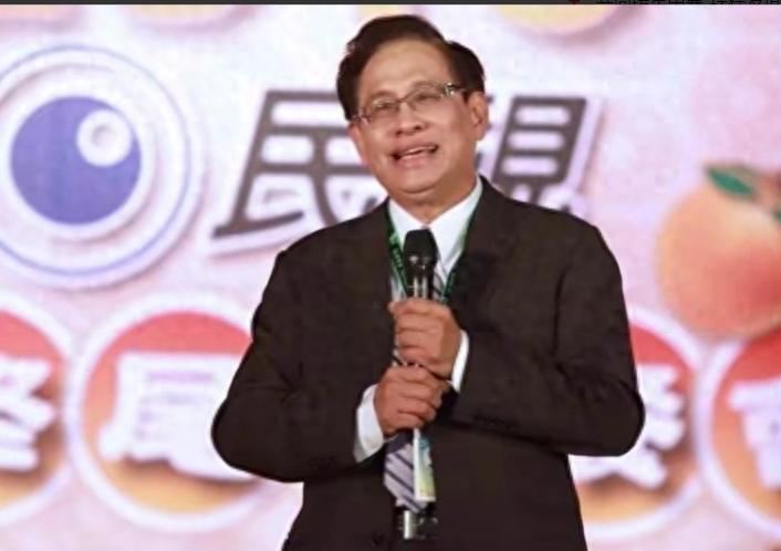 岛内大势已去？首个“急独政党”服软愿回归中国，只求台人治台、高度自治！
 
就在