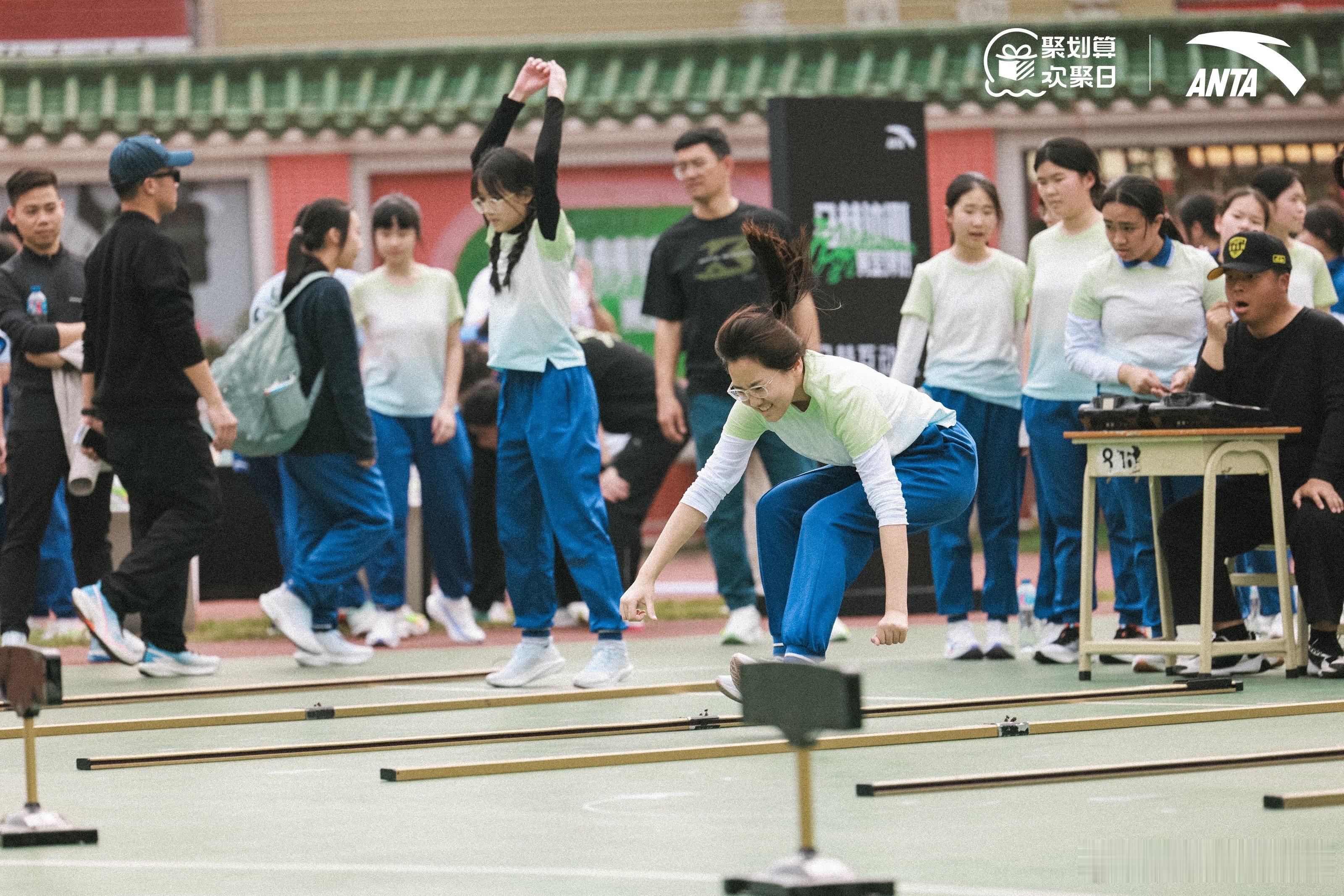 安踏马赫5 黄金弹射 助你体测起飞🛫 无论是跳远还是跑步，让你感受非一般的爆发