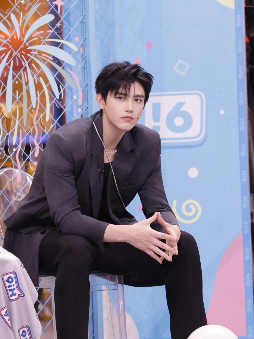 陈飞宇你好星期六的宣传照真的太帅了！ 