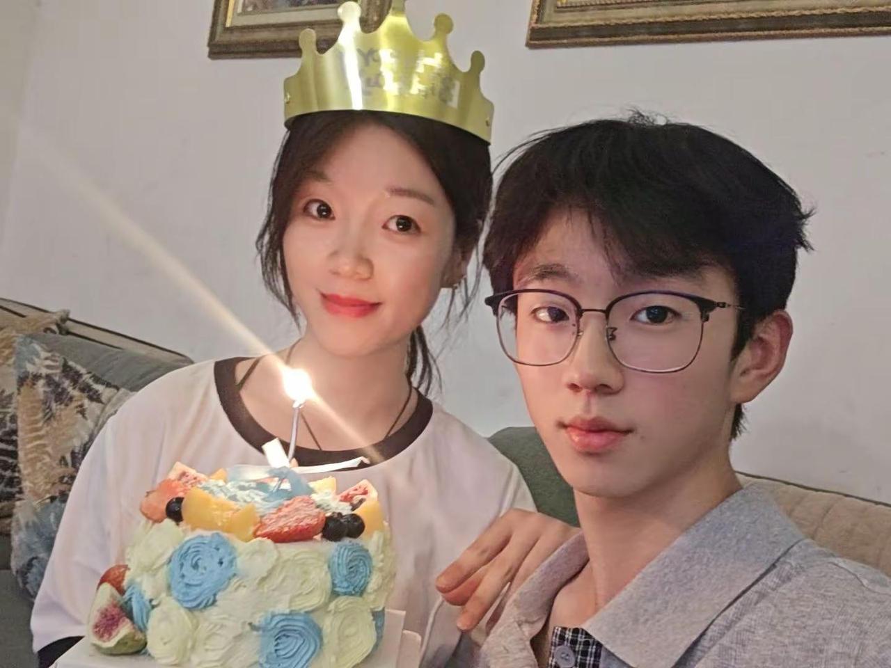祝婷儿越来越美，天天开心