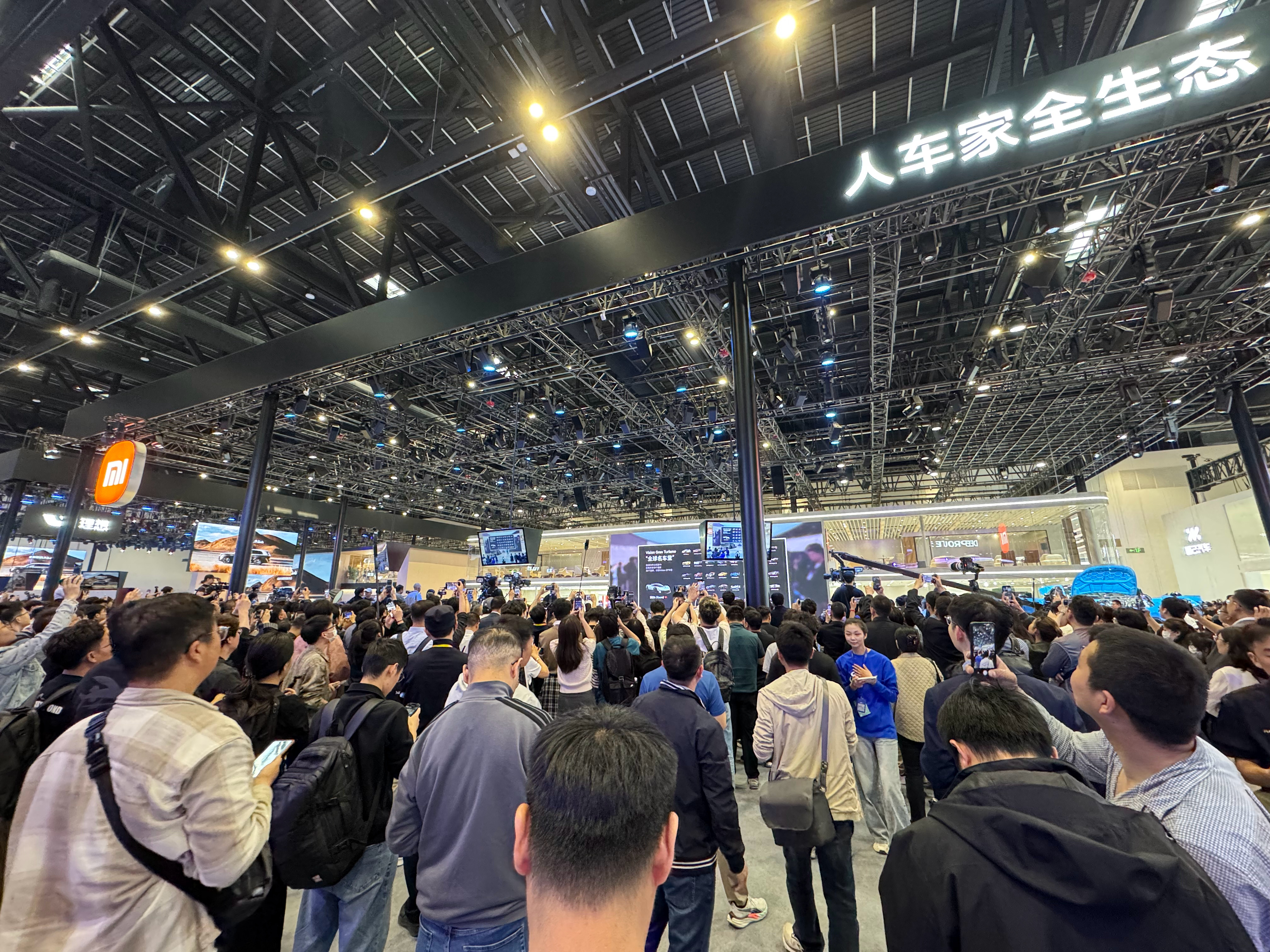 雷军官宣小米YU7GT5月底发布yu7gt预计五月底发布，现在北京车展小米展台依