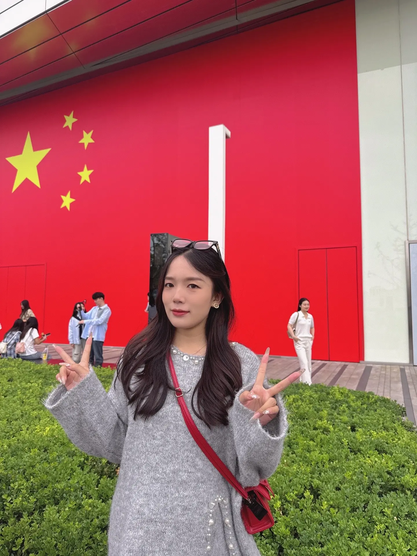 也是提前拍上了。