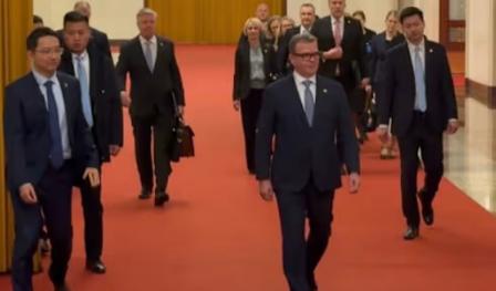 现在终于看明白了！芬兰这次访华的主要目的，不是跟中国做生意，而是来寻找秩序。
-