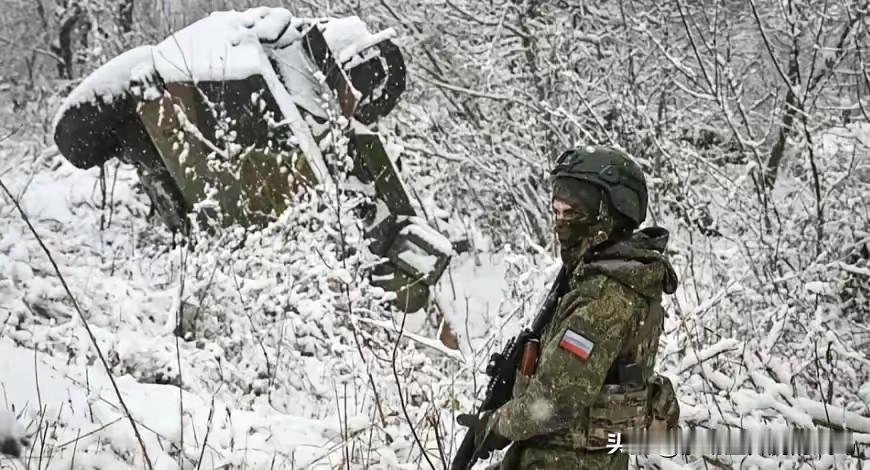 12月18日凌晨，三名俄罗斯士兵在未通报、无预警的情况下，越过纳尔瓦河，踏进了爱