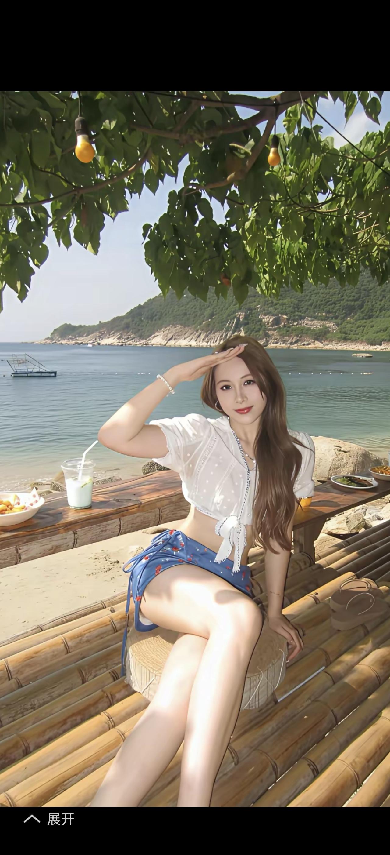 怀念夏天的风，它就像一个神奇的魔法师。
夏天的风会洒下金子般的光芒，让田野变成金