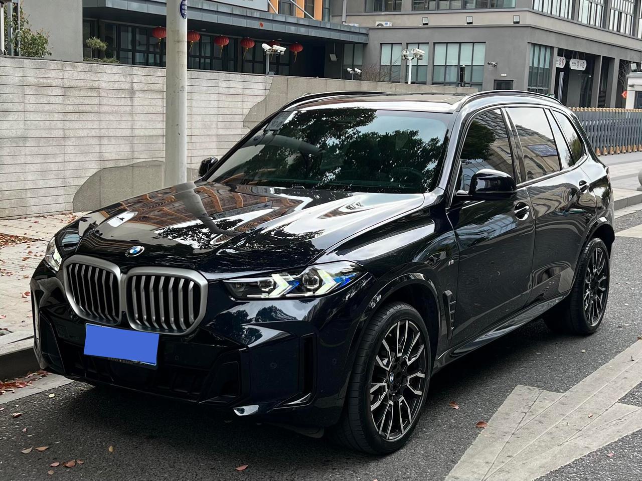 到底该花多少钱买二手宝马X5？ ✅💰
最近宝马 X5 新车继续有动作，马年版出